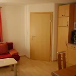Lea Lägenhet *